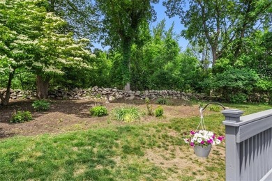 Welcome to 7 Eagle Run, Unit B, a spacious and updated - photo 40