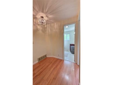 Welcome home to the perfect blend of privacy, convenience, and - photo 12
