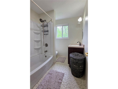 Welcome home to the perfect blend of privacy, convenience, and - photo 13