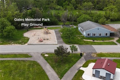 Welcome home to the perfect blend of privacy, convenience, and - photo 18