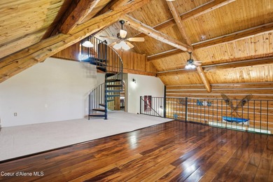 Escape to this mountain sanctuary located in Sagle, Idaho. This - photo 33