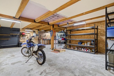 Escape to this mountain sanctuary located in Sagle, Idaho. This - photo 47