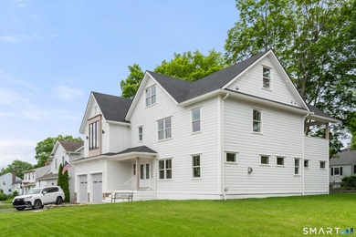 Set on a cul-de-sac in Fairfield's sought-after University area - photo 3