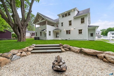 Set on a cul-de-sac in Fairfield's sought-after University area - photo 4