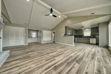 MOTIVATED SELLER - MAKE AN OFFER! SELLER TO PAY ONE YEAR OF HOA - photo 9