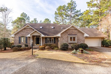 Seven Lakes Home For Sale in West End North Carolina