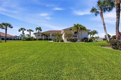 Turnkey furnished and stunning home seated on over half an acre - photo 1
