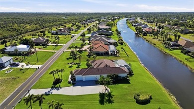 Turnkey furnished and stunning home seated on over half an acre - photo 4
