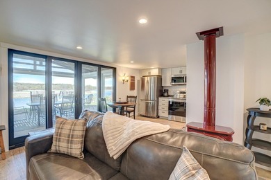 Year-round 2BR/1BA updated home on river part of Tainter Lake! - photo 12