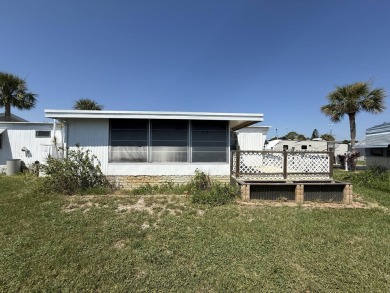 Lake Eustis Home For Sale in Tavares Florida