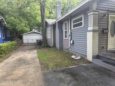 Charming Riverside Historic Property with 3 Bedrooms, 3 Full - photo 2