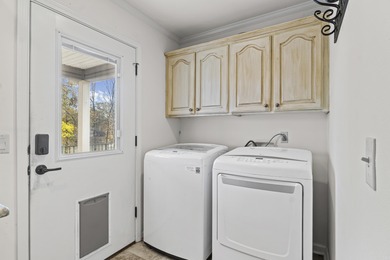 Rollin, Rollin, Rollin on the River! What a beauty, 3 Bedroom