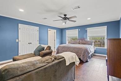 Rollin, Rollin, Rollin on the River! What a beauty, 3 Bedroom