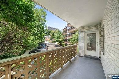 Welcome to Caribbean House, a boutique mid-rise complex on the - photo 11