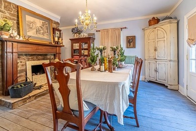 CLASSIC FARMHOUSE MEETS MODERN LIVING in this 3 bedroom 2 bath - photo 11