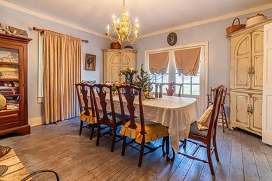 CLASSIC FARMHOUSE MEETS MODERN LIVING in this 3 bedroom 2 bath - photo 12