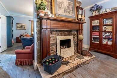 CLASSIC FARMHOUSE MEETS MODERN LIVING in this 3 bedroom 2 bath - photo 13