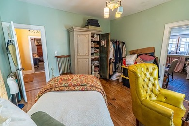 CLASSIC FARMHOUSE MEETS MODERN LIVING in this 3 bedroom 2 bath - photo 18