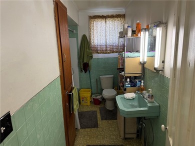 GREAT INVESTMENT OR OWNER-OCCUPIED OPPORTUNITY - DUPLEX! This - photo 19