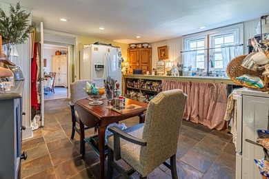 CLASSIC FARMHOUSE MEETS MODERN LIVING in this 3 bedroom 2 bath - photo 23