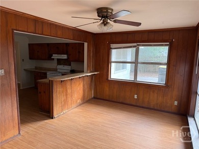 Well-Maintained Duplex - Excellent Investment Opportunity This - photo 8