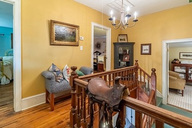 CLASSIC FARMHOUSE MEETS MODERN LIVING in this 3 bedroom 2 bath - photo 29