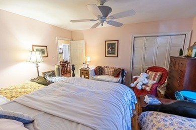 CLASSIC FARMHOUSE MEETS MODERN LIVING in this 3 bedroom 2 bath - photo 38