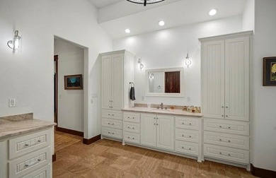 Impressive 4 bedroom, 3.5 bath home (3947 sf) in Comanche Trace - photo 39