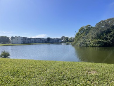 Lake Condo For Sale in Boca Raton, Florida