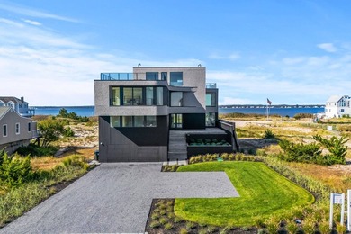 Welcome to Curving Dunes, a stunning Hamptons retreat built to - photo 3