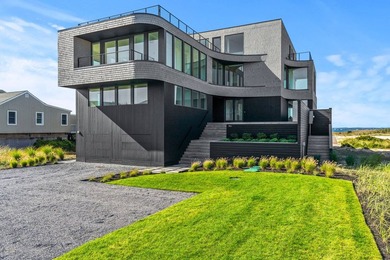 Welcome to Curving Dunes, a stunning Hamptons retreat built to - photo 4