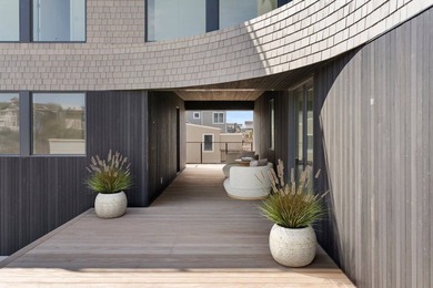 Welcome to Curving Dunes, a stunning Hamptons retreat built to - photo 6