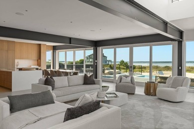 A bespoke masterpiece of coastal sophistication and extravagant - photo 8