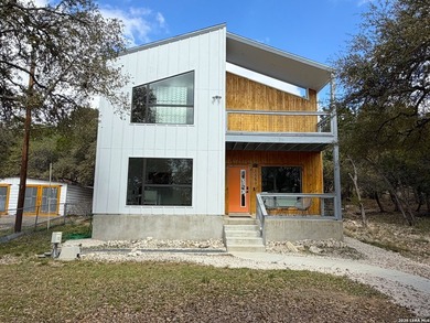 Canyon Lake Home For Sale in Canyon Lake Texas