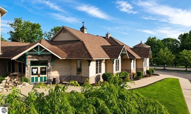 10,000sq. ft + acres in downtown Mt. Pleasant. 600' of River - photo 2
