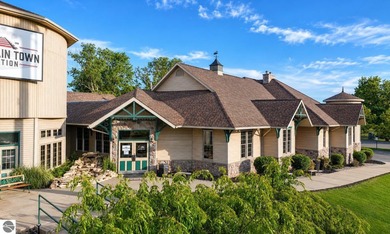 10,000sq. ft + acres in downtown Mt. Pleasant. 600' of River - photo 4