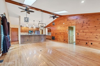 Discover the perfect balance of mountain luxury and peaceful - photo 11