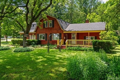 Rare opportunity to own a beautifully situated home in the heart - photo 1