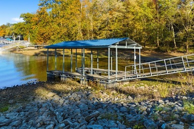 Welcome to 376 Peachtree, a gorgeous Kentucky Lake home!! This - photo 22