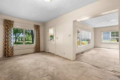 Rare opportunity to own a beautifully situated home in the heart - photo 3