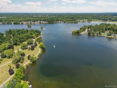 Rare opportunity to own a beautifully situated home in the heart - photo 8