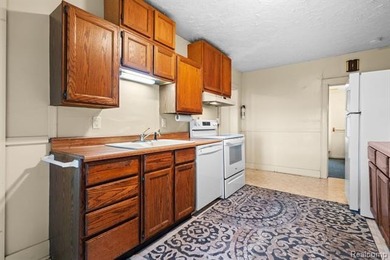 Rare opportunity to own a beautifully situated home in the heart - photo 10