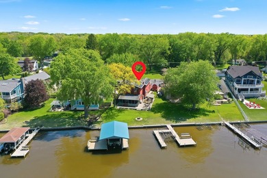 GORGEOUS FOX RIVERFRONT 3 BED / 2 BATH 2-STORY HOME WITH 58 FEET - photo 2