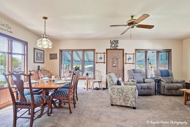 GORGEOUS FOX RIVERFRONT 3 BED / 2 BATH 2-STORY HOME WITH 58 FEET - photo 3