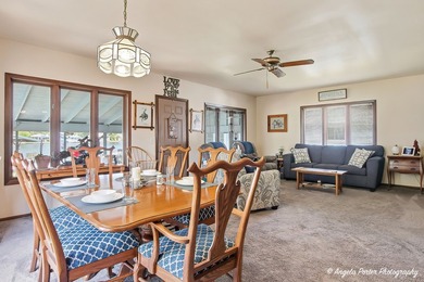GORGEOUS FOX RIVERFRONT 3 BED / 2 BATH 2-STORY HOME WITH 58 FEET - photo 4