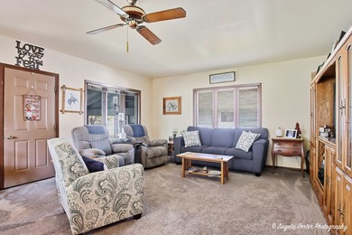 GORGEOUS FOX RIVERFRONT 3 BED / 2 BATH 2-STORY HOME WITH 58 FEET - photo 6