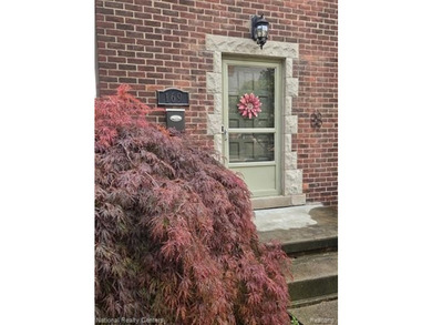 Timeless Beauty with Rare Flexible Living Space in the Heart of - photo 4