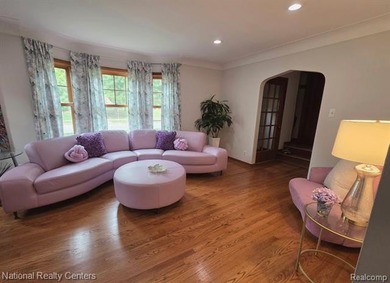 Timeless Beauty with Rare Flexible Living Space in the Heart of - photo 8