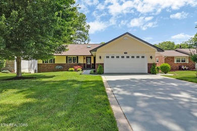 Waterfront home!! This gorgeous well cared for home is nicely - photo 1