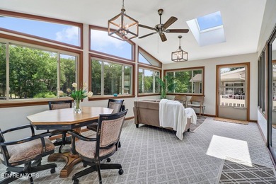 Waterfront home!! This gorgeous well cared for home is nicely - photo 2